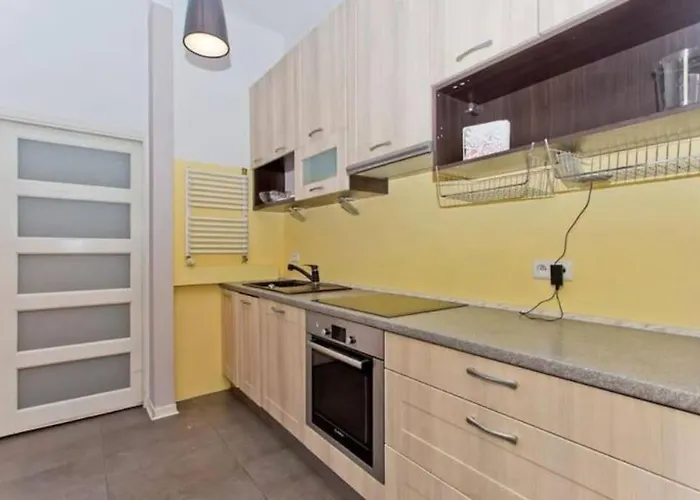 Urbannestgroup - Solec 20a Apartman Varsó